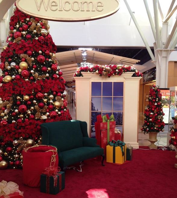 nwa mall, santa's house cropped