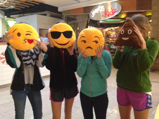 Emojigirls 2015