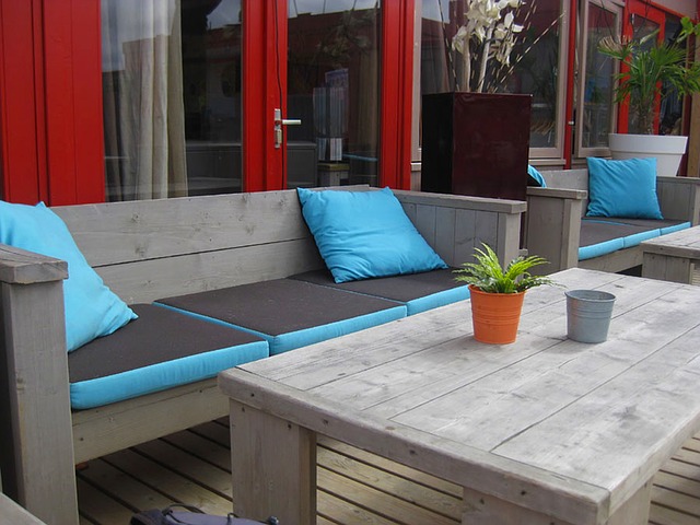 seating-area-in-holland-249691_640 (2)